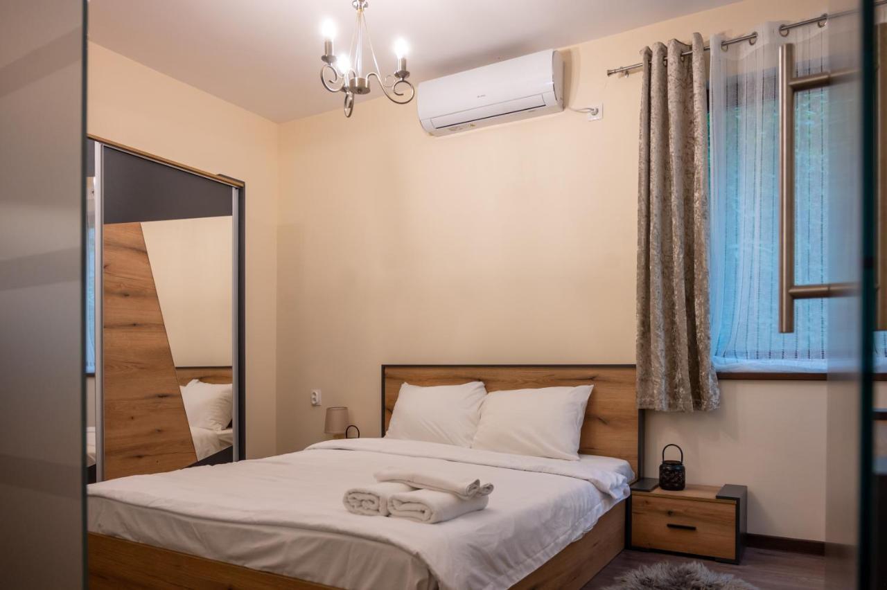 Apartment Design 1bdr In Center - Free Parking *
