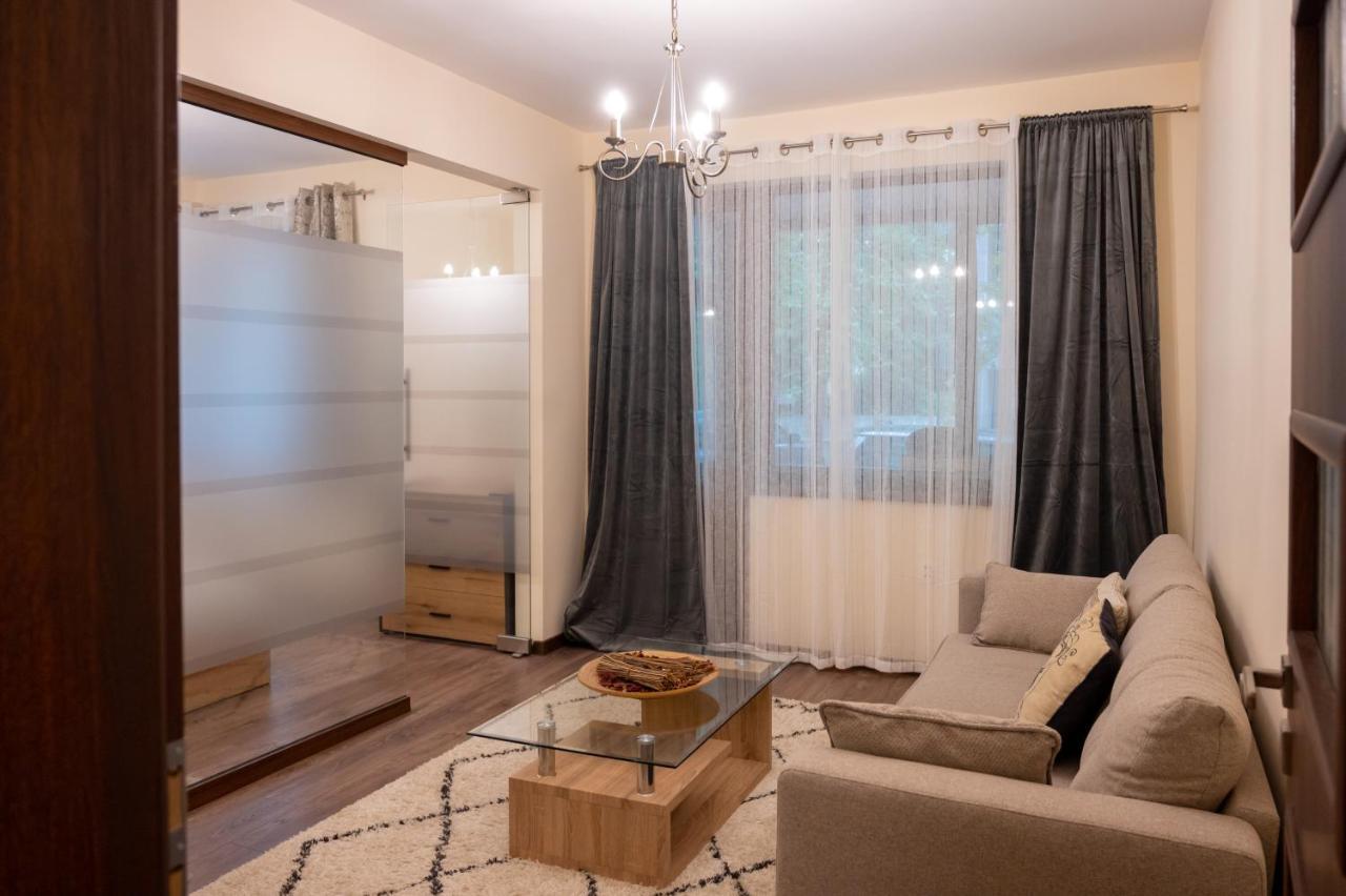 Apartment Design 1bdr In Center - Free Parking *